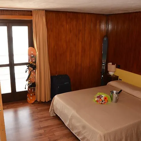 Lo Stambecco Otel Breuil-Cervinia