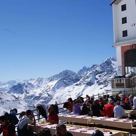 Lo Stambecco Otel 3*