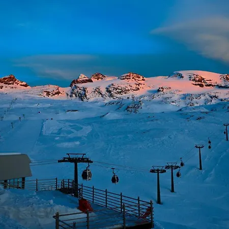 Hotell Lo Stambecco 3*