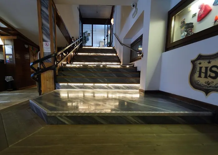 فندق Lo Stambecco 3*