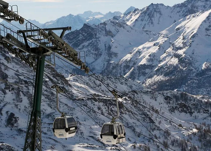 Lo Stambecco فندق 3*