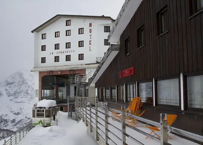 Lo Stambecco 3* ברויל-קרוויניה