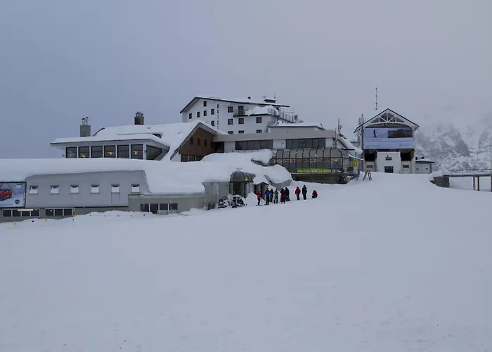 מלון Lo Stambecco 3*